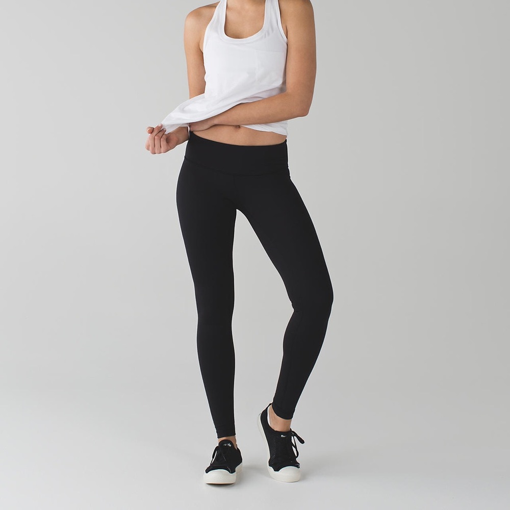 Lululemon black wunder under legging